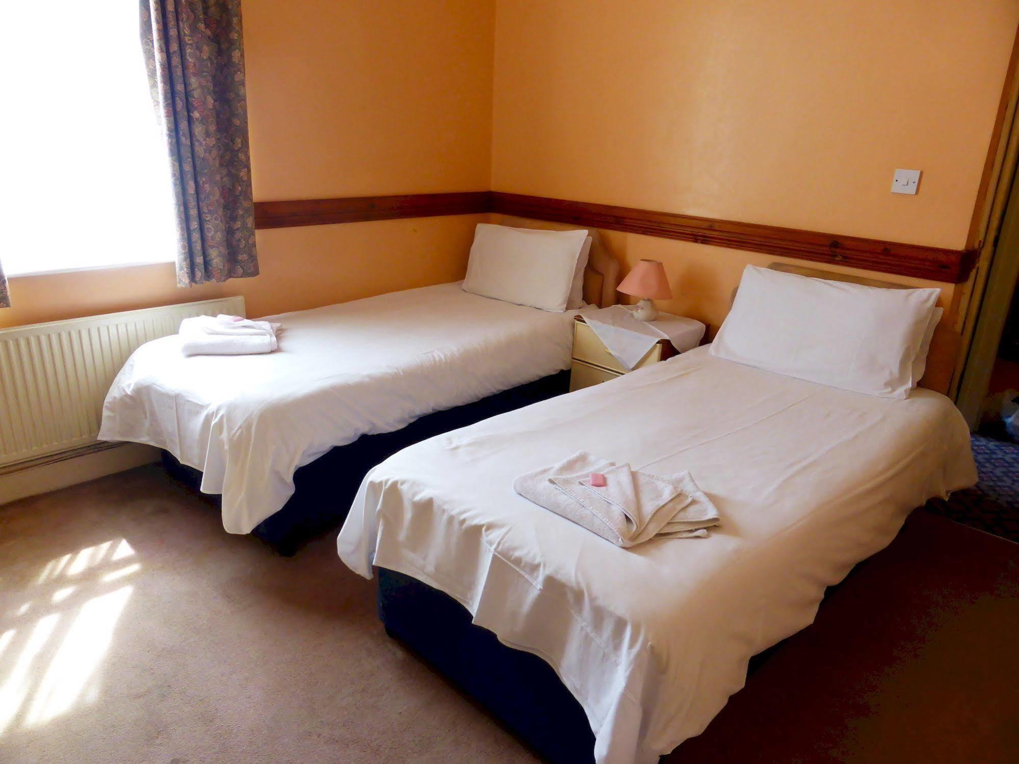Hotel Dinara バーミンガム エクステリア 写真