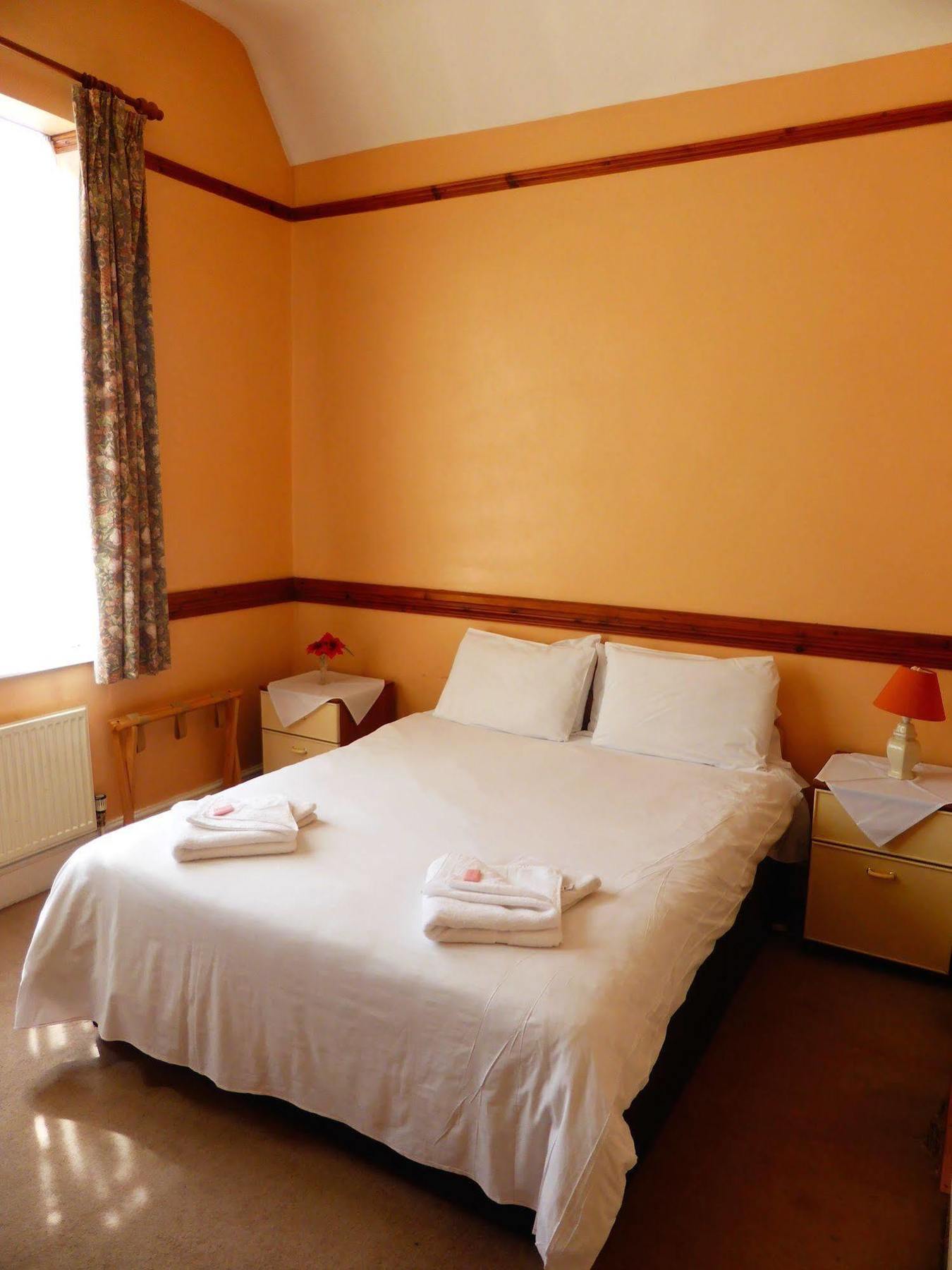 Hotel Dinara バーミンガム エクステリア 写真