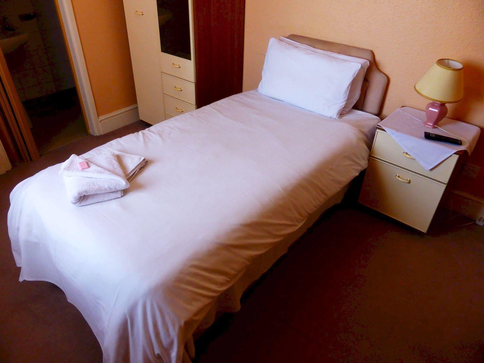 Hotel Dinara バーミンガム エクステリア 写真