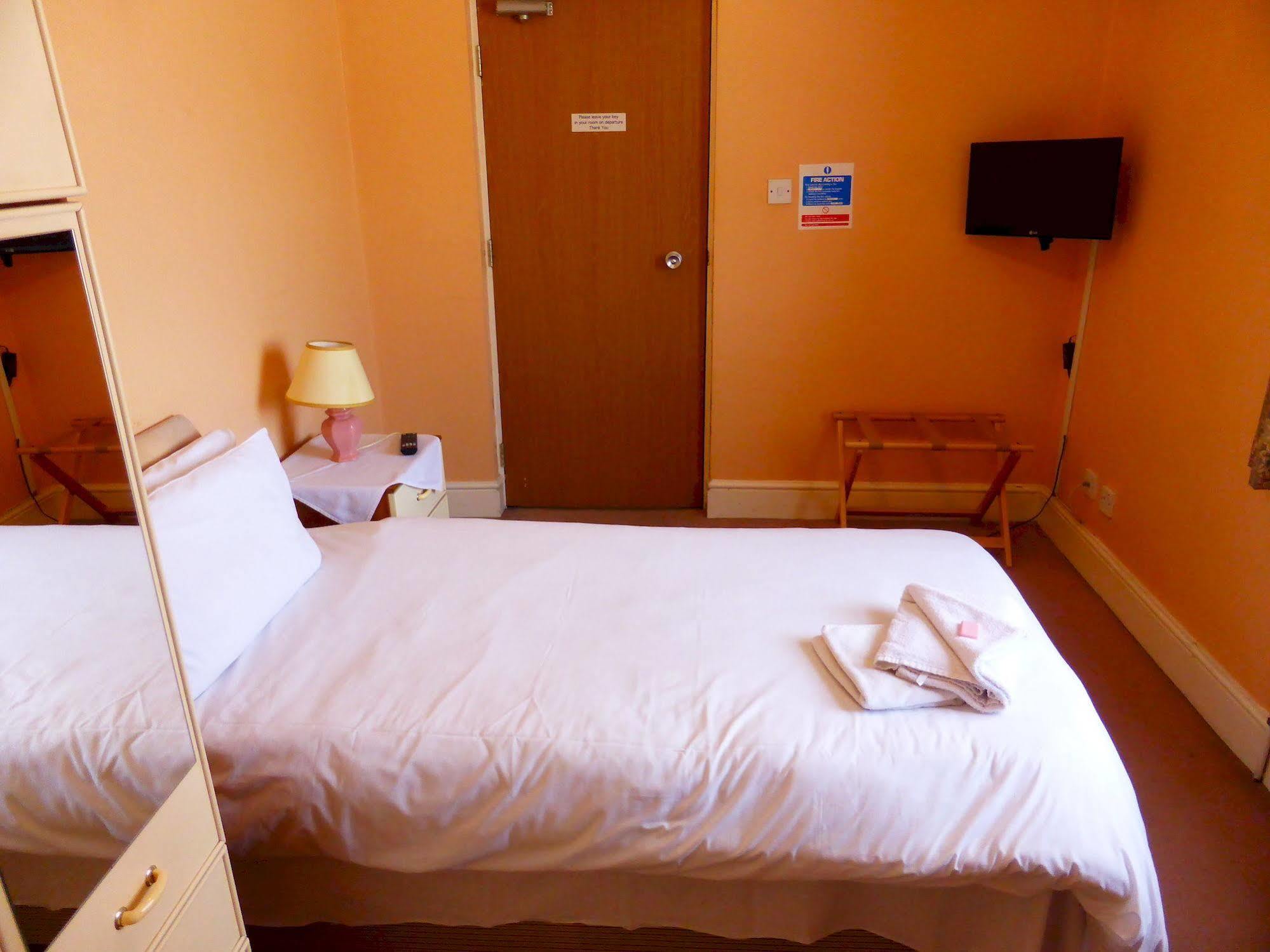 Hotel Dinara バーミンガム エクステリア 写真